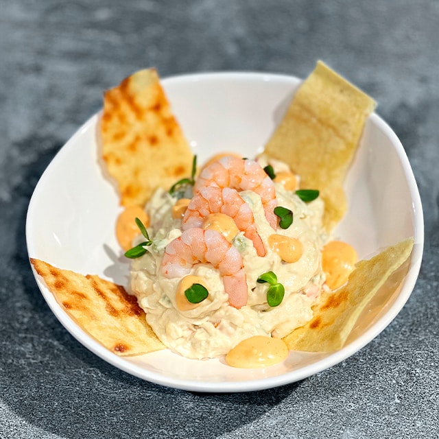 Ensaladilla rusa con langostinos y mayonesa de kimchi Ensaladilla rusa con langostinos y mayonesa de kimchi