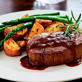 Filet Mignon con salsa de ajo y romero con Knorr Filet Mignon con salsa de ajo y romero con Knorr