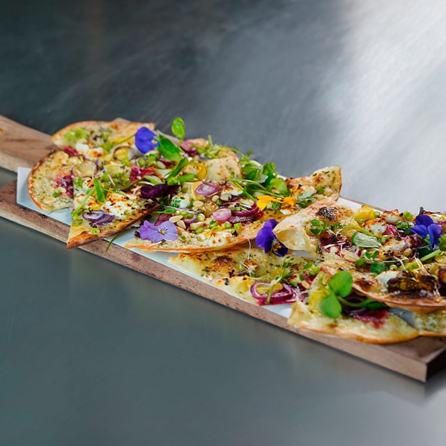 Flammkuchen con Remolacha y Queso de Cabra Flammkuchen con Remolacha y Queso de Cabra