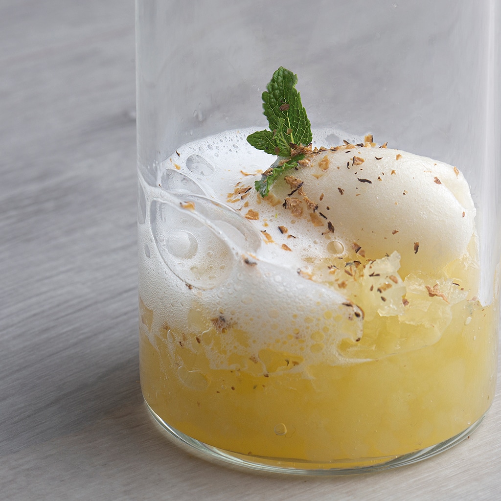 Gelée de cítricos al enebro y helado de jengibre confitado