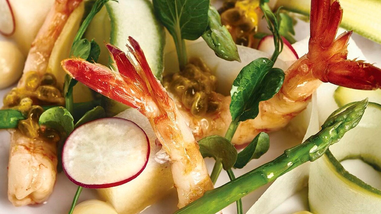 Gambas rojas al vapor, ensalada de melón blanco y salsa de fruta de la pasión – - Receta - UFS Gambas rojas al vapor, ensalada de melón blanco y salsa de fruta de la pasión – - Receta - UFS