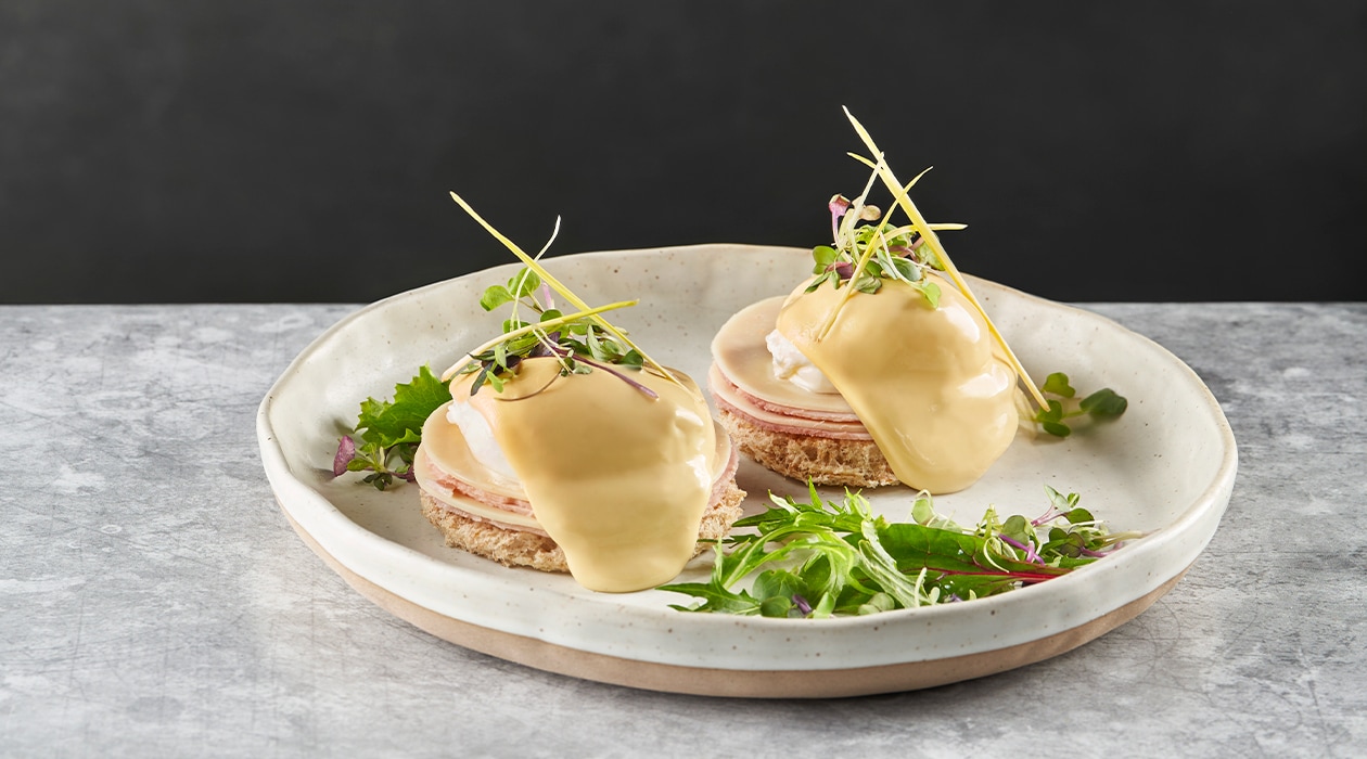 Huevos Benedict con salsa Holandesa – - Receta - UFS