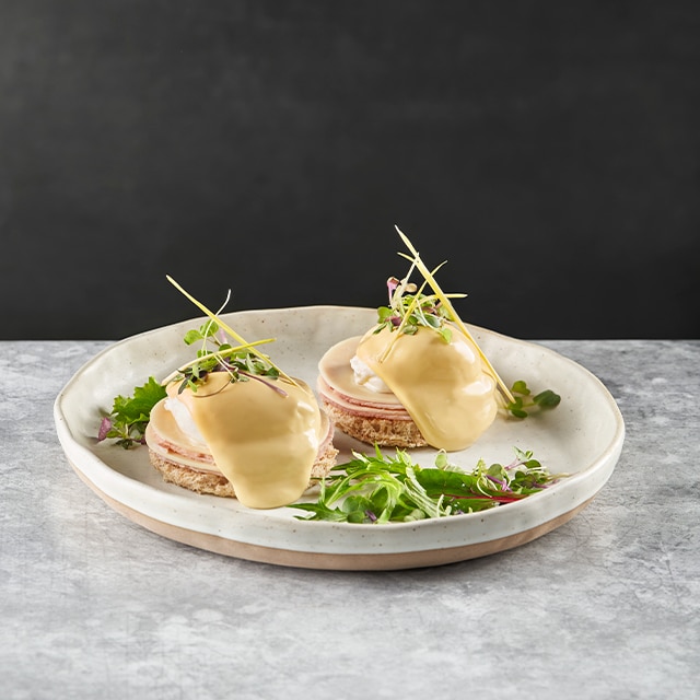 Huevos Benedict con salsa Holandesa Huevos Benedict con salsa Holandesa