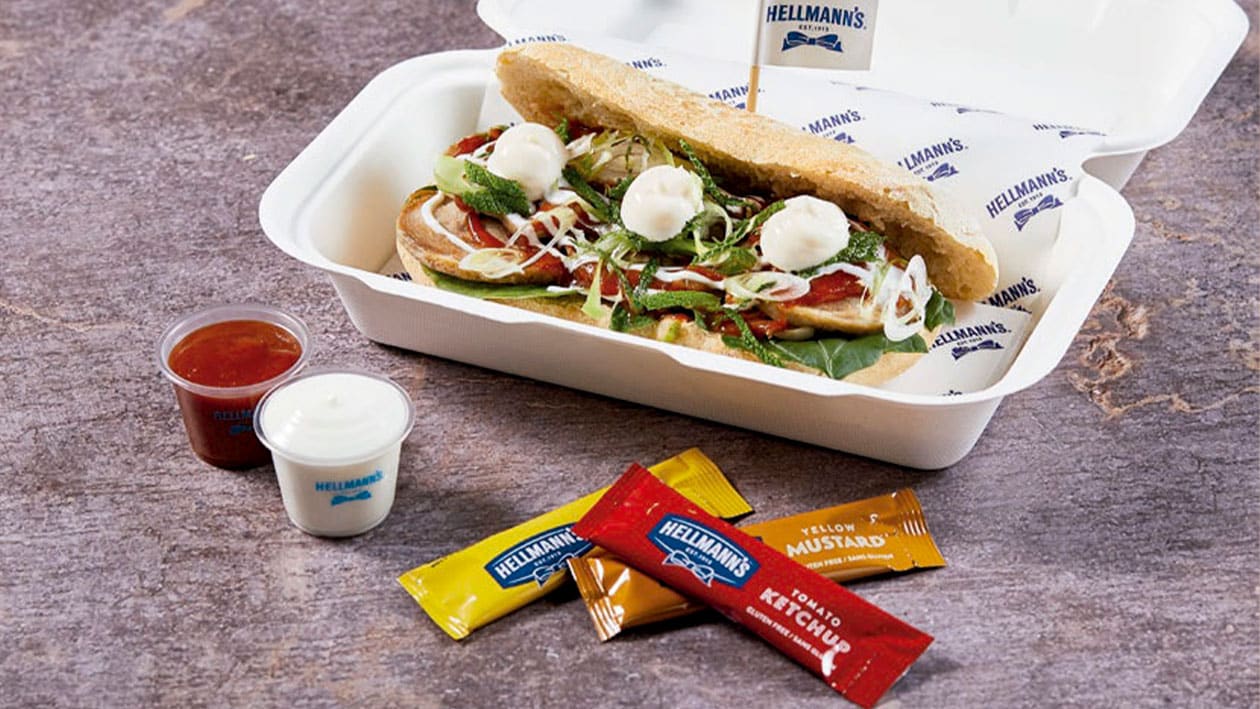 Kebab de cordero con salsa de yogur y salsa brava – - Receta - UFS