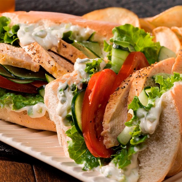 Sándwich de pollo Atenas