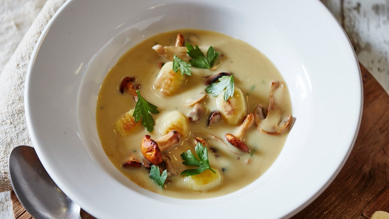 Sopa italiana de setas del bosque con ñoquis y apio – - Receta - UFS
