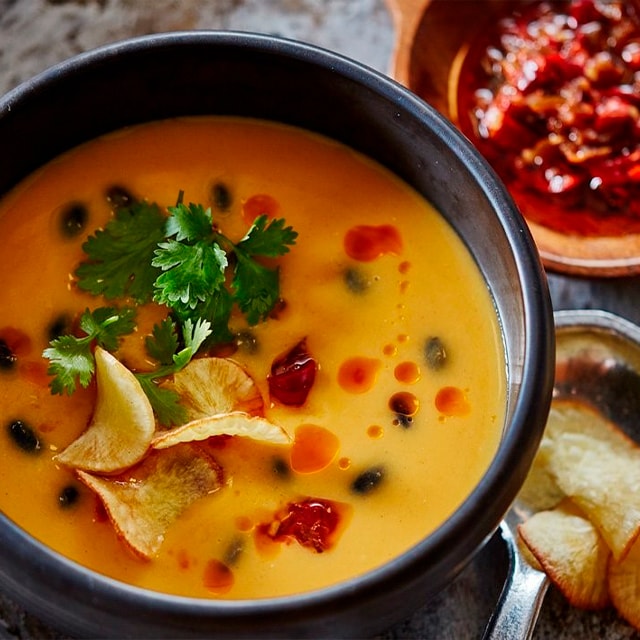 Sopa peruana de batata con chile y cilantro Sopa peruana de batata con chile y cilantro
