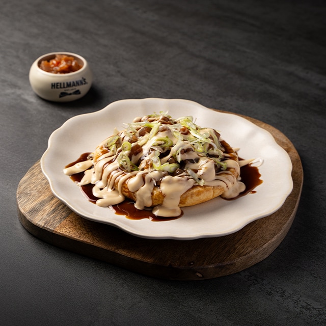 Tortilla japonesa con tartar de atún y mayonesa de soja Tortilla japonesa con tartar de atún y mayonesa de soja