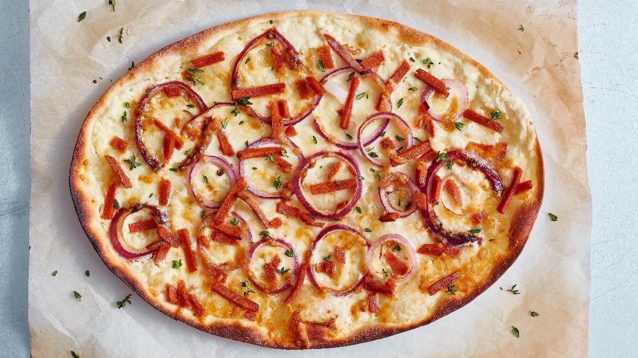 The Vegetarian Butcher NoTocino Flammkuchen – - Receta - UFS The Vegetarian Butcher NoTocino Flammkuchen – - Receta - UFS