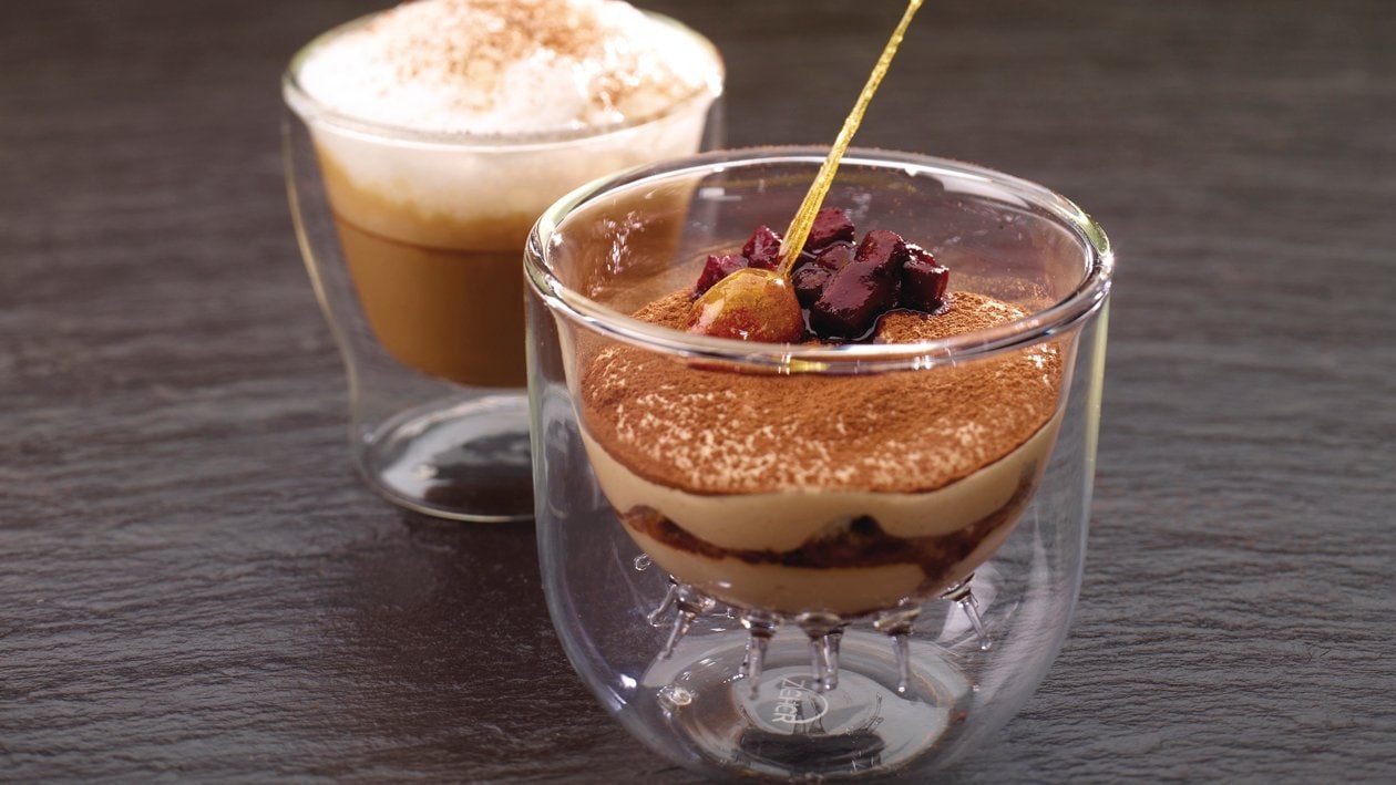 Tiramisú de avellanas con manzanas al cassis y cardamomo – - Receta - UFS