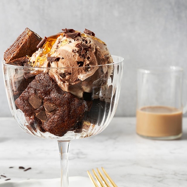 Brownie con helado de Baileys Brownie con helado de Baileys