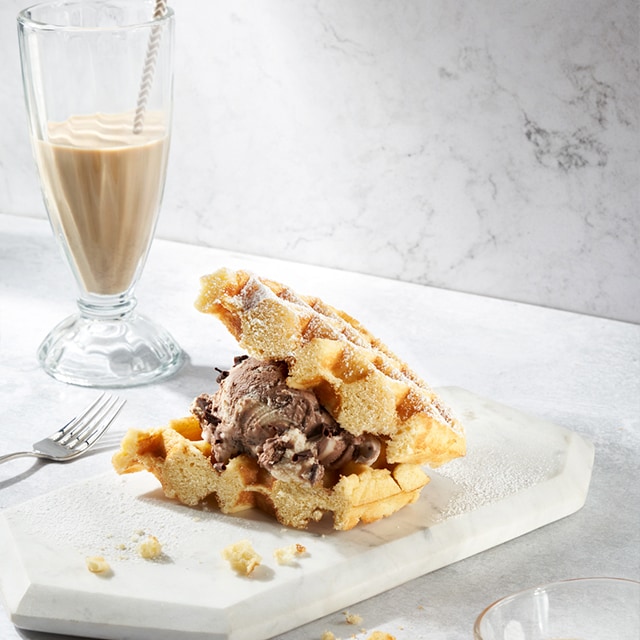 Gofres con helado de Baileys Gofres con helado de Baileys