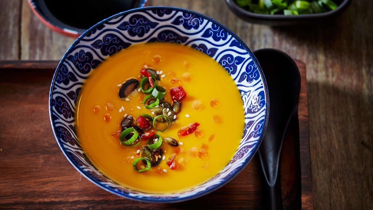 Sopa de calabaza japonesa con salsa de soja y mantequilla – - Receta - UFS