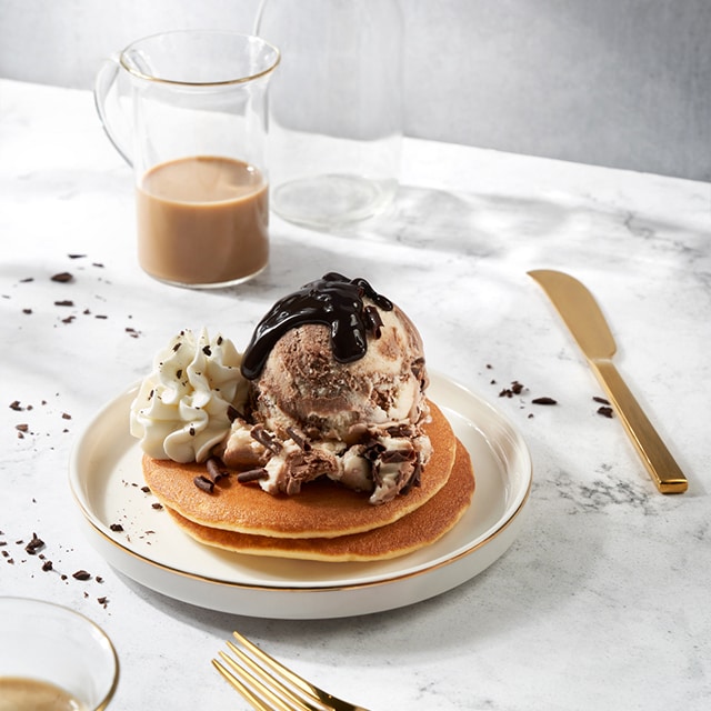 Pancakes con helado de Baileys Pancakes con helado de Baileys