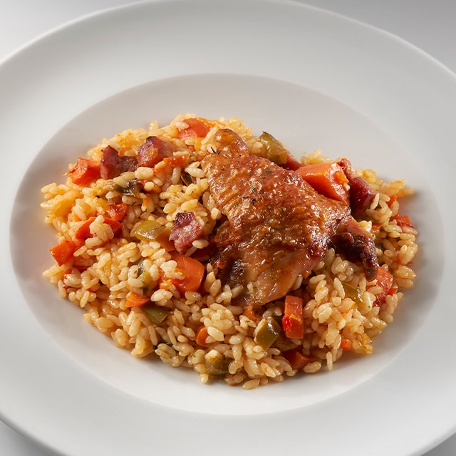 Paella de pollo para menú del día Paella de pollo para menú del día