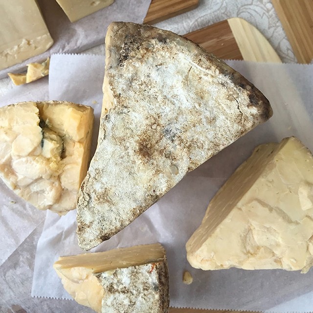 Me la dan con queso Me la dan con queso