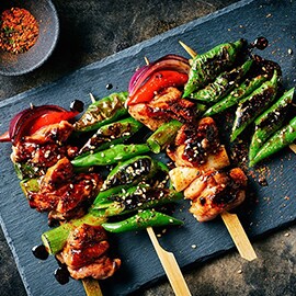 Yakitori de pollo Yakitori de pollo