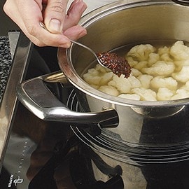 Sopas, fondos y caldos Sopas, fondos y caldos