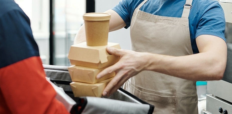 Razones para implementar el delivery y take away en tu local
