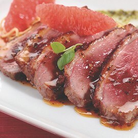 Magret de pato con reducción de pomelo y pesto Magret de pato con reducción de pomelo y pesto