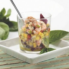 Cocktail fresco de gambas, hortalizas y frutos al basílico Cocktail fresco de gambas, hortalizas y frutos al basílico