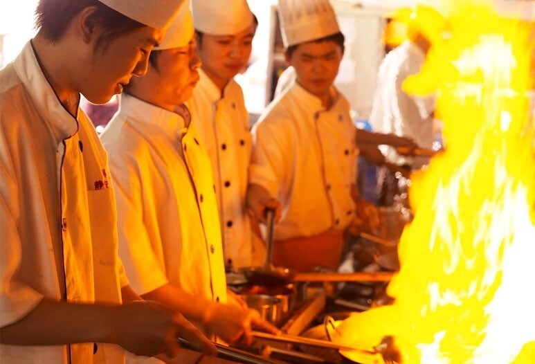 Chefs cocinando